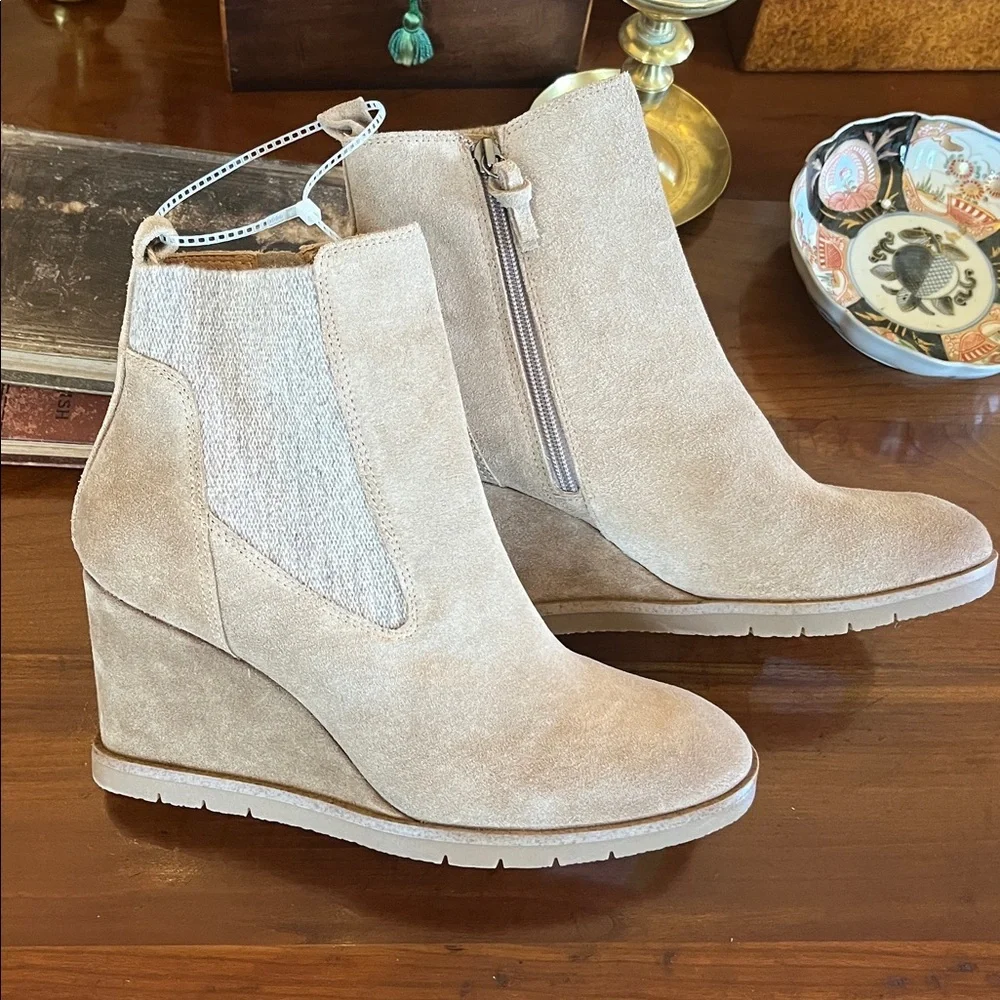 Sofft chic wedge